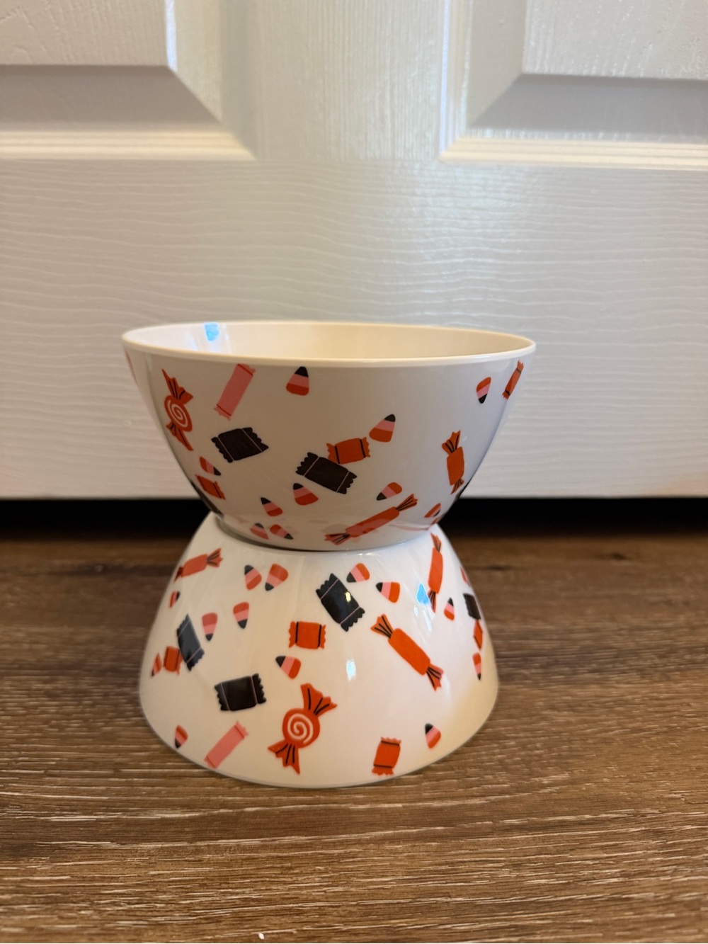 Hyde & EEK! Plastic Candy Pattern Halloween Bowls - Set of 4 - Picture 8 of 11